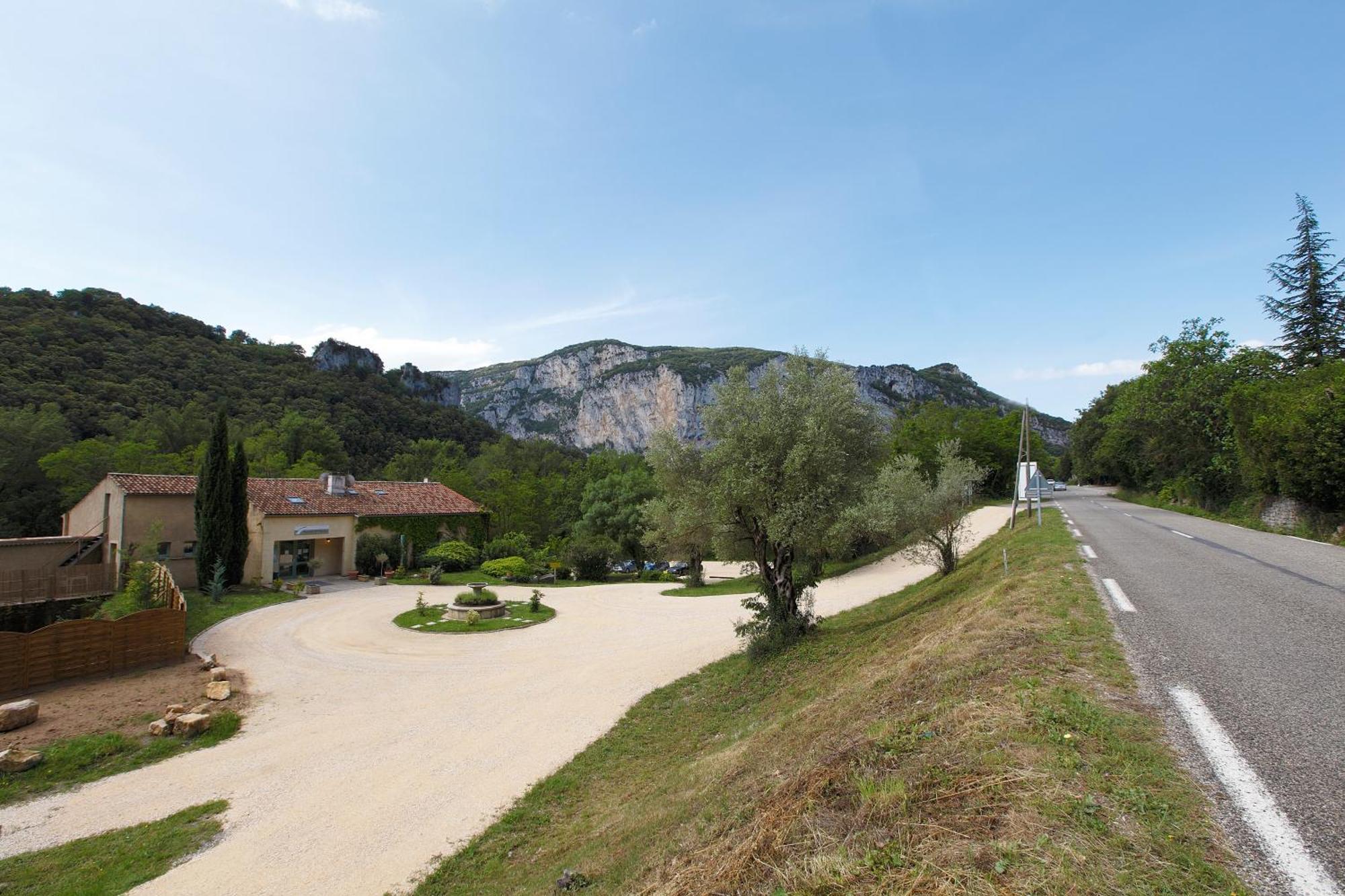 Vacanceole - Le Domaine De Chames - Pont D'Arc Vallon-Pont-d'Arc Bagian luar foto