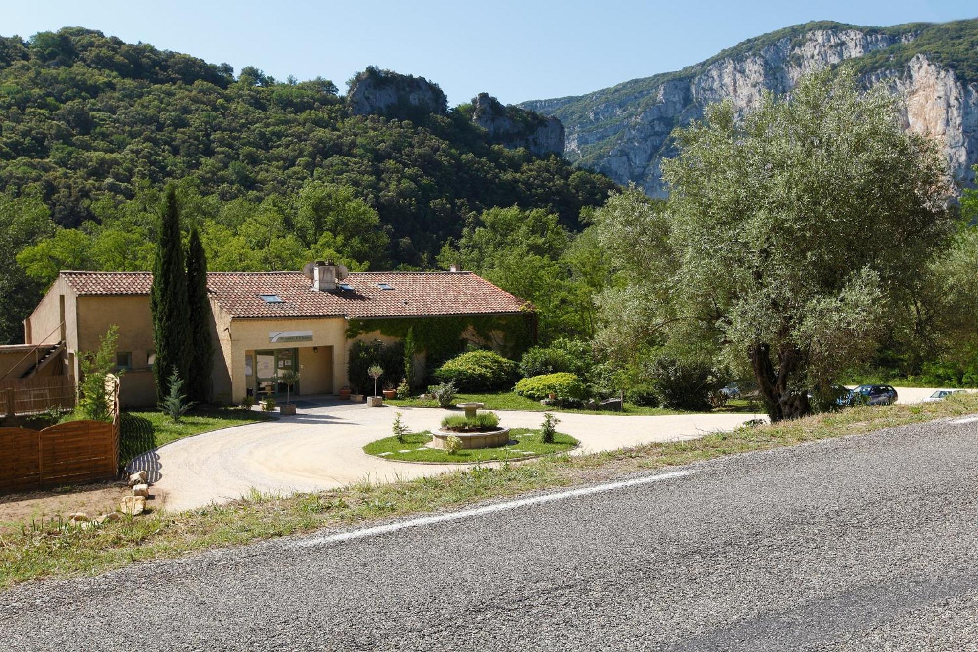 Vacanceole - Le Domaine De Chames - Pont D'Arc Vallon-Pont-d'Arc Bagian luar foto